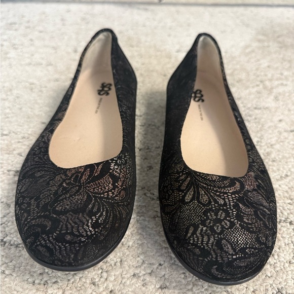 SAS NWOT 7.5 Wide “Scenic Slip) Women's Elegant Black metallic Lace pattern Flat - Picture 5 of 15
